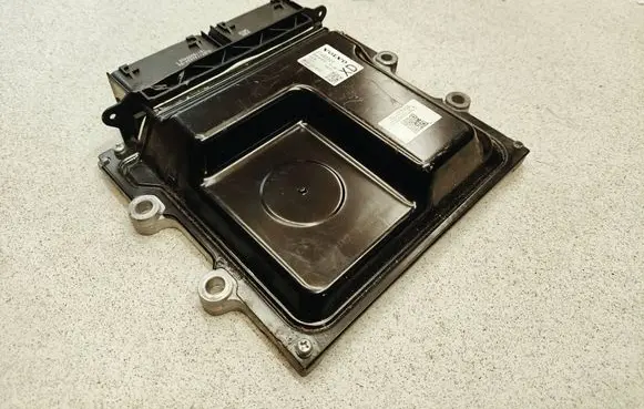 Volvo V40 Engine control unit/module 31452623 0000155578 MB2797009612