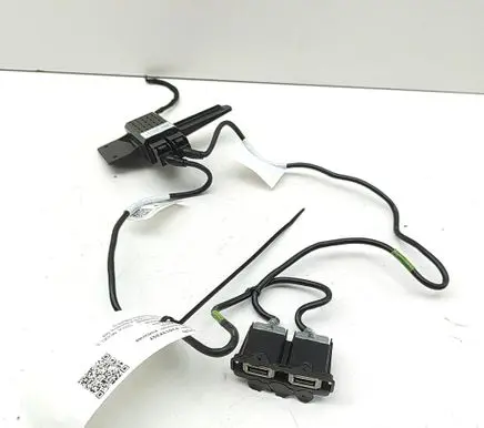 Tesla Model S USB socket connector 104753700C 108066900A