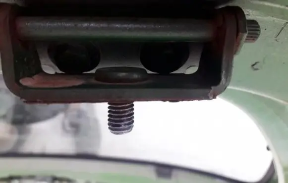 Ford Ka Tailgate/trunk/boot hinge