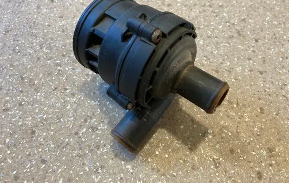 Mercedes-Benz C W205 Electric auxiliary coolant/water pump A2118350364