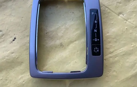 Mercedes-Benz C AMG W204 Gear shifter surround trim plastic 0005041021 A2042673188