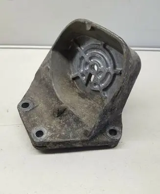 Volvo XC90 Engine mounting bracket 8834894