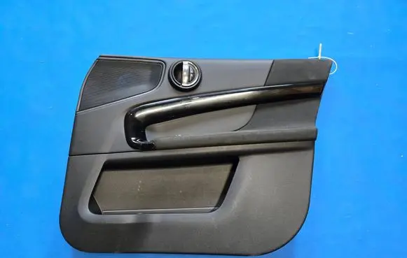Mini Cooper Countryman F60 Front door card panel trim