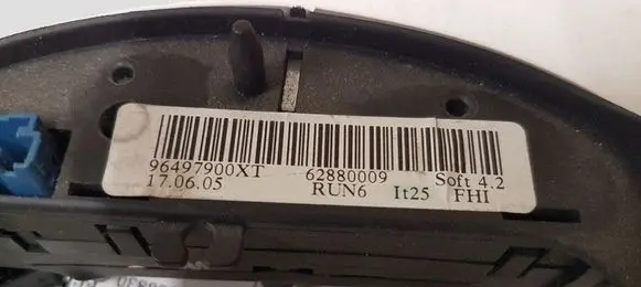 Citroen C4 I Steering wheel buttons/switches 96497900XT