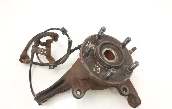KIA Carens II Front wheel hub