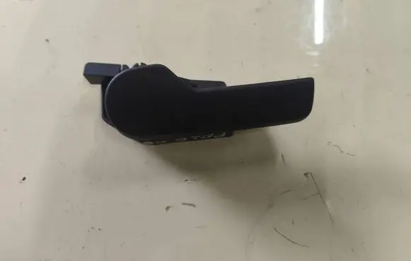 Volkswagen Polo IV 9N3 Engine bonnet (hood) release handle 1J1823633