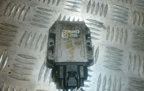 Toyota Carina T190 Ignition amplifier control unit 8962105010