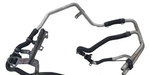 Volkswagen Touareg II Engine coolant pipe/hose 7P0819329C