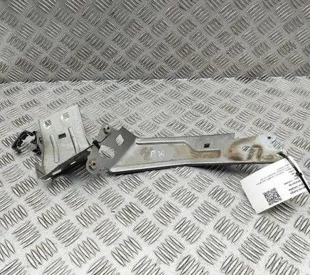 Maserati Levante Fender mounting bracket 673005622 673005624