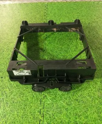 Radiator mount bracket