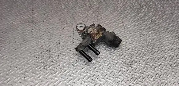 Subaru Impreza II Turbo solenoid valve 