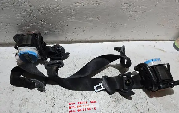 Mercedes-Benz B W246 W242 Set of seat belts a2468600185 a2468600285