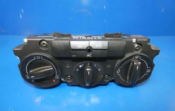 Volkswagen Scirocco Climate control unit
