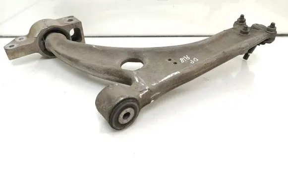 Volkswagen PASSAT B6 Front lower control arm/wishbone 3C0407153B 3C0407151E