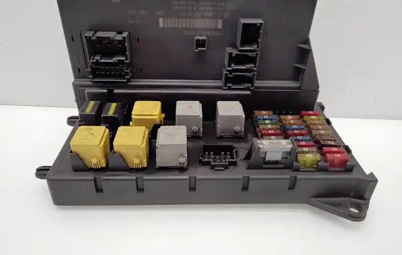 Mercedes-Benz Sprinter W906 SAM control unit A9069004700 A9069011500 A9069027500