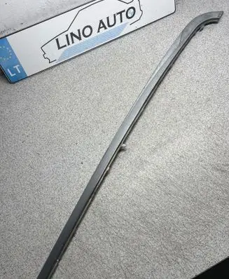 Rear bumper trim bar molding