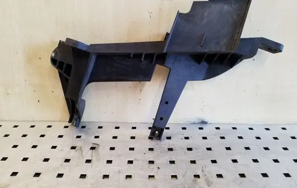 BMW X3 E83 Headlight/headlamp mounting bracket 1301073025