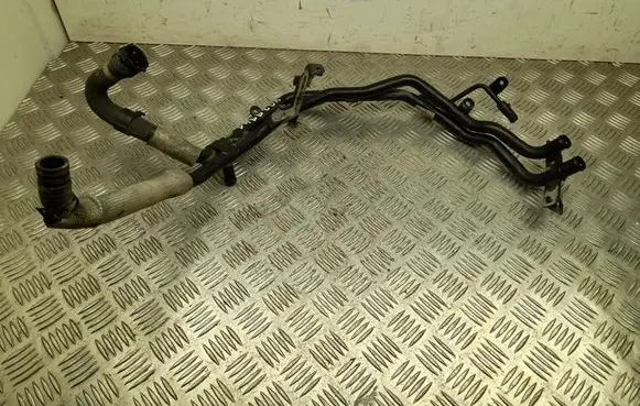 Volkswagen Touareg II Engine coolant pipe/hose 7P6121070BN