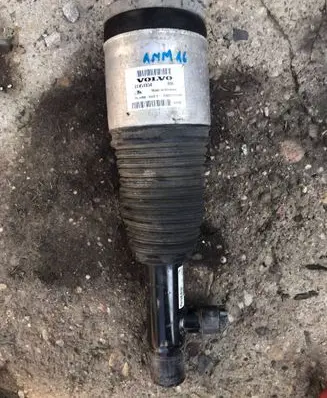 Volvo XC90 Front air suspension shock absorber 31451834
