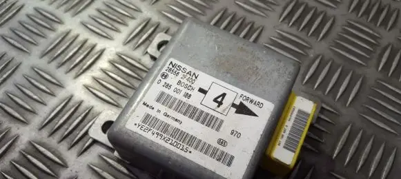 Nissan Primera Airbag control unit/module 285562F400 0285001188