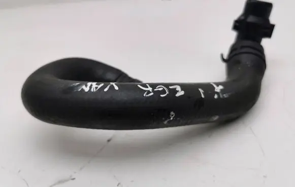 Mercedes-Benz CLS C218 X218 Engine coolant pipe/hose A2048301096