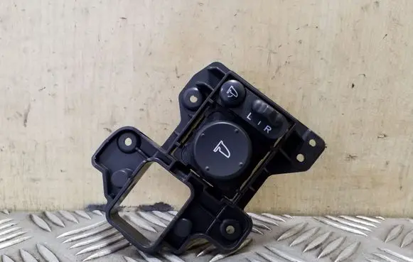 Honda Insight Wing mirror switch M33212