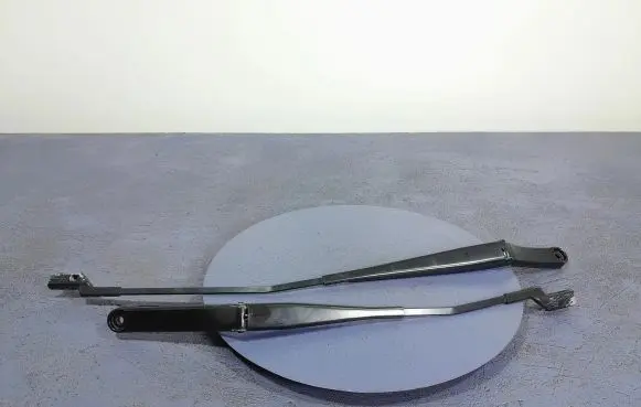 Skoda Octavia Mk4 Front wiper blade arm 5E4955409