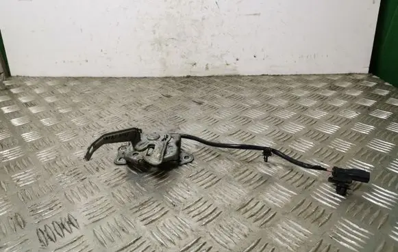 Suzuki SX4 S-Cross Engine bonnet/hood lock/catch
