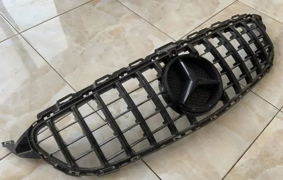 Mercedes-Benz C W205 Front bumper upper radiator grill A2058881260 A2058880000