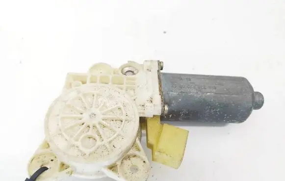 Mercedes-Benz CLK A209 C209 Front door window regulator motor 0130821920 A2308200942