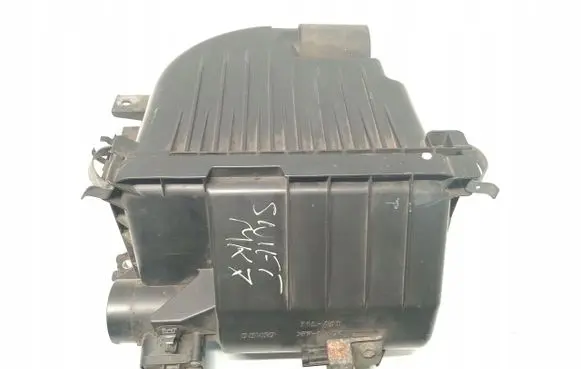 Suzuki Swift II Air filter box 1370069L00