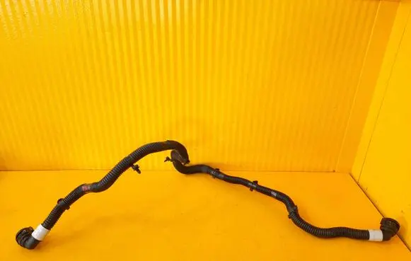 Tesla Model 3 Engine coolant pipe/hose 107759500C