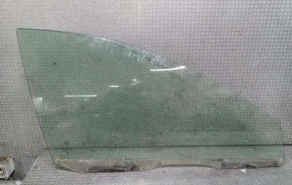 Peugeot 607 Front door window glass four-door