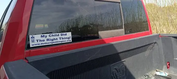Dodge RAM Opening tailgate glass 