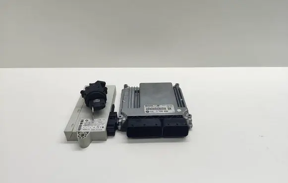 BMW 5 E60 E61 Engine ECU kit and lock set 7799856 0281012707 18560244
