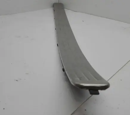 Front sill trim cover
