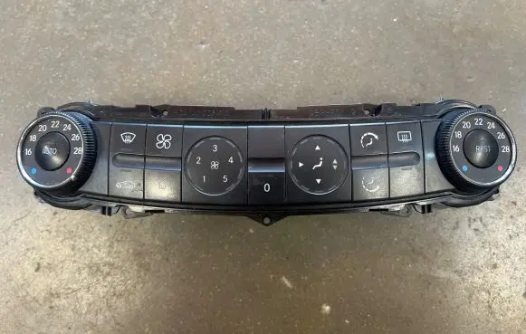 Mercedes-Benz E W211 Climate control unit 2118300385 00072502