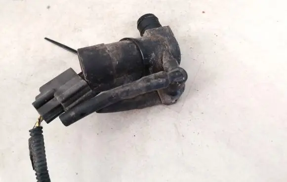 Volvo V50 Windscreen/windshield washer pump