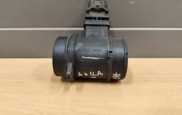 Suzuki Swift II Mass air flow meter 0281002862 2008100 17871044