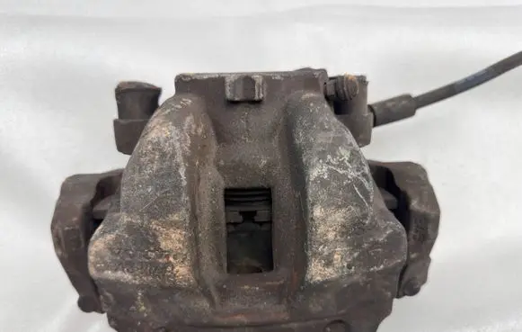Volvo XC90 Front brake caliper 31381442