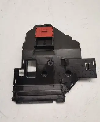 Mercedes-Benz C W205 Other engine bay part D925