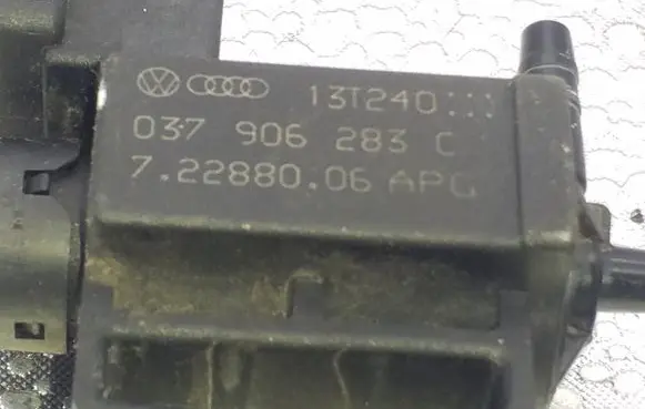 Volkswagen Tiguan Valve vacuum 037906283C