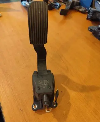 Mercedes-Benz Sprinter W906 Accelerator throttle pedal 0280755023 A9063000404
