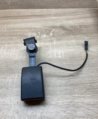 BMW X5 F15 Rear seatbelt buckle 7395075