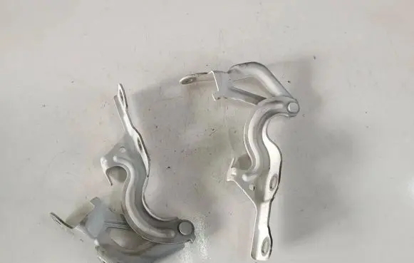 Chevrolet Malibu Engine bonnet/hood hinges