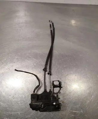 Hyundai Santa Fe Front door lock 813102B020