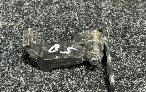 Volvo XC90 Rear door upper hinge 31424587