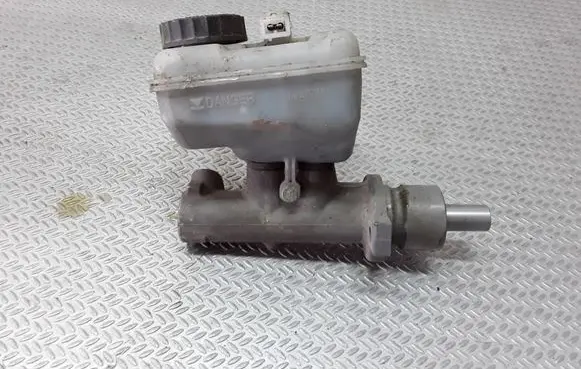 Peugeot 406 Master brake cylinder L481376