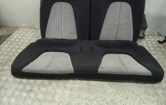 Ford Probe Second row seats