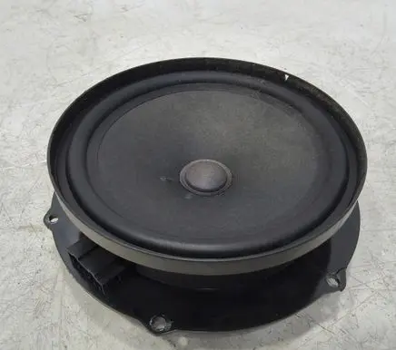 Skoda Octavia Mk2 (1Z) Front door speaker 5L0035411A